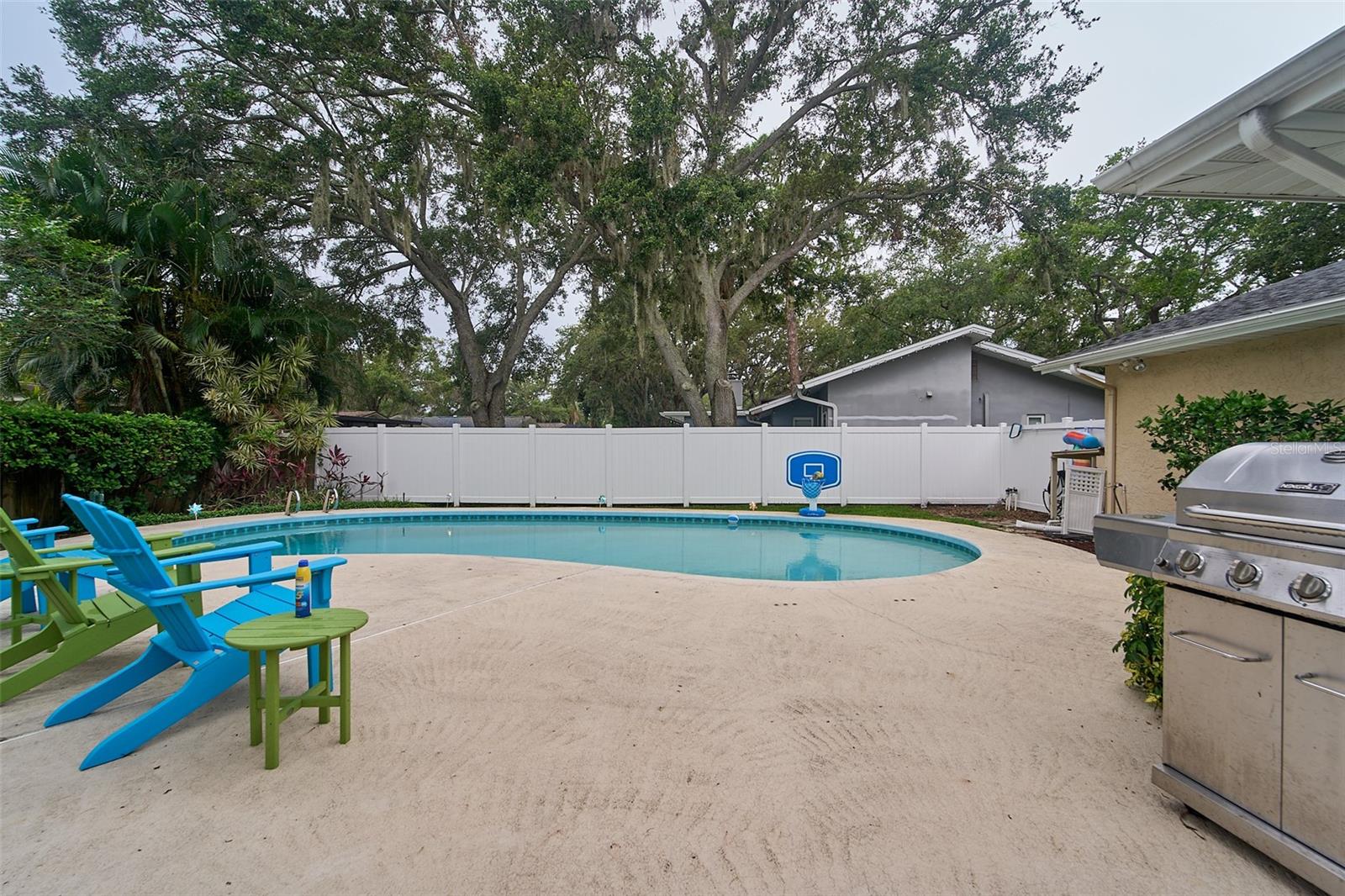 Listing photo id 56 for 2273 Willowbrook Drive