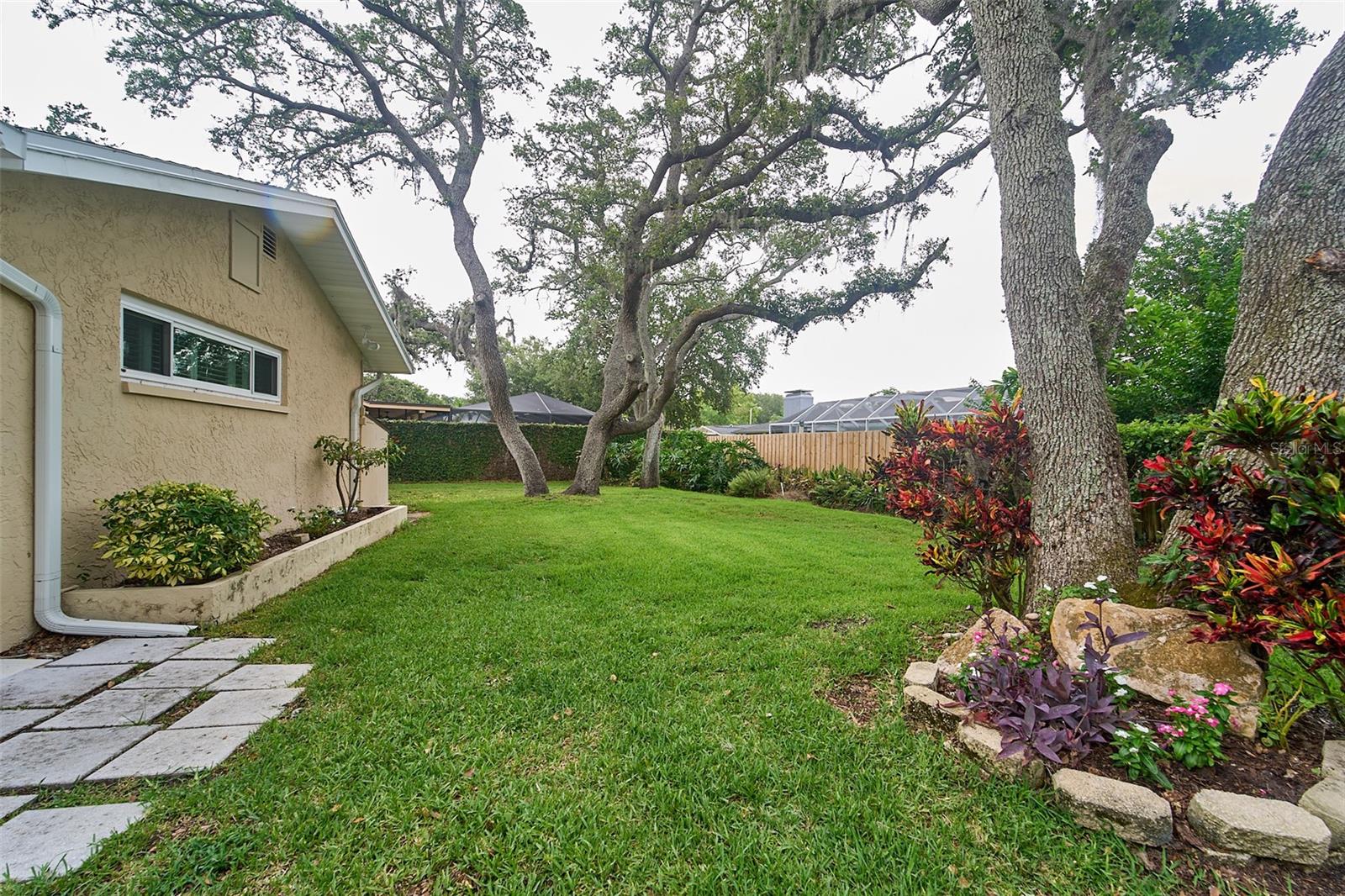 Listing photo id 60 for 2273 Willowbrook Drive