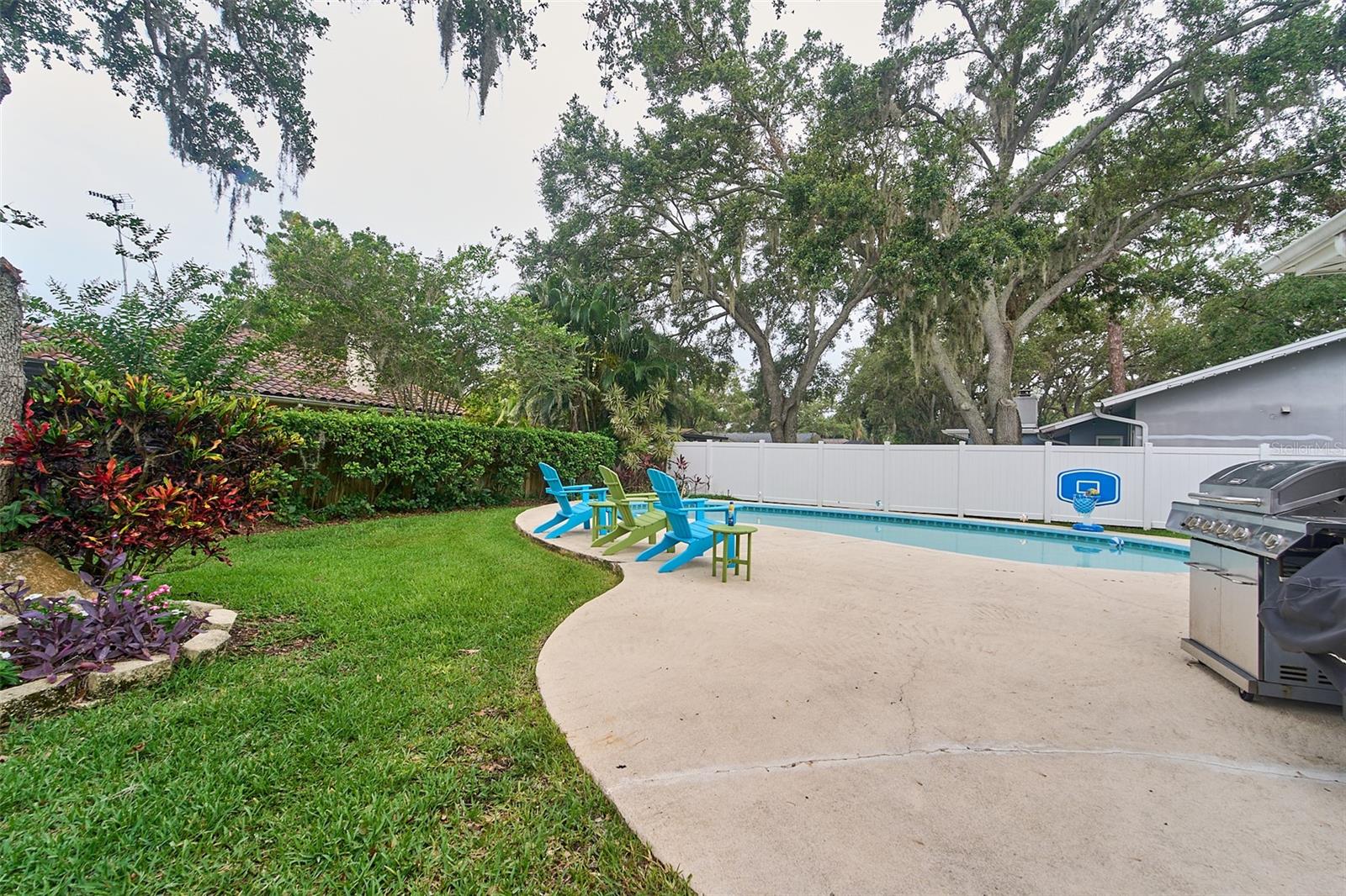 Listing photo id 62 for 2273 Willowbrook Drive