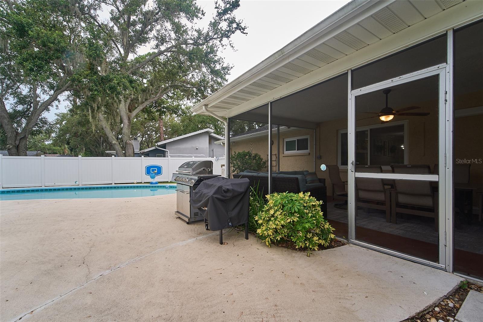 Listing photo id 63 for 2273 Willowbrook Drive