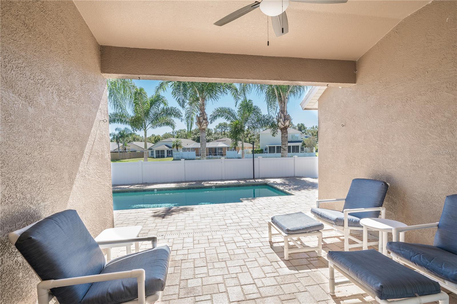 Image 14 of 53 For 27621 Sugar Loaf Drive