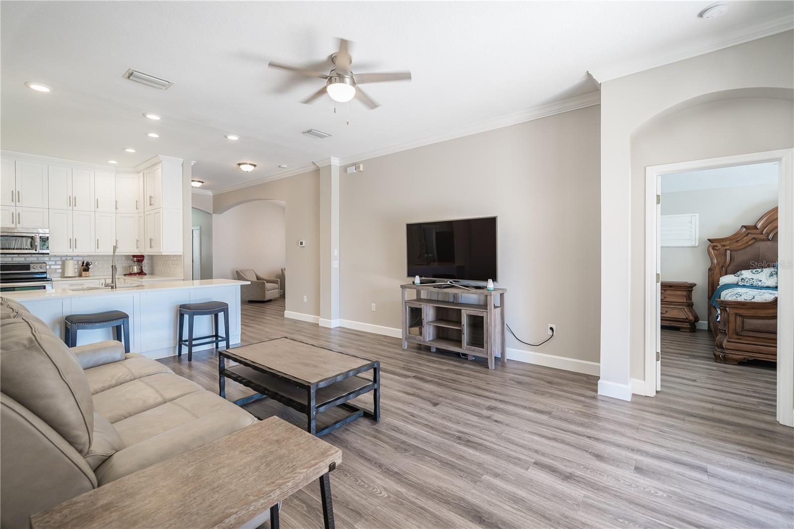 Image 8 of 53 For 27621 Sugar Loaf Drive