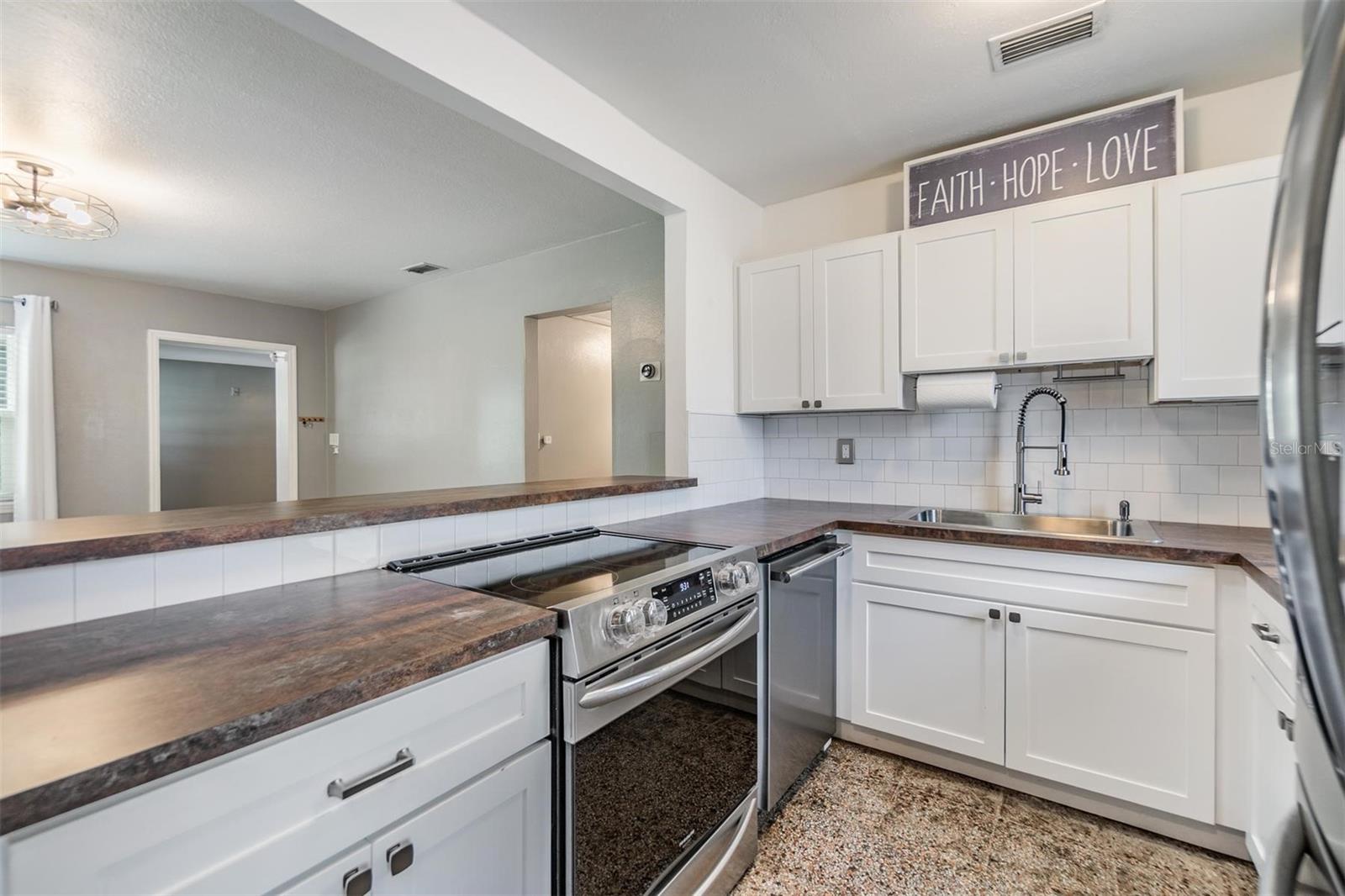 Image 10 of 33 For 2526 Jean Street