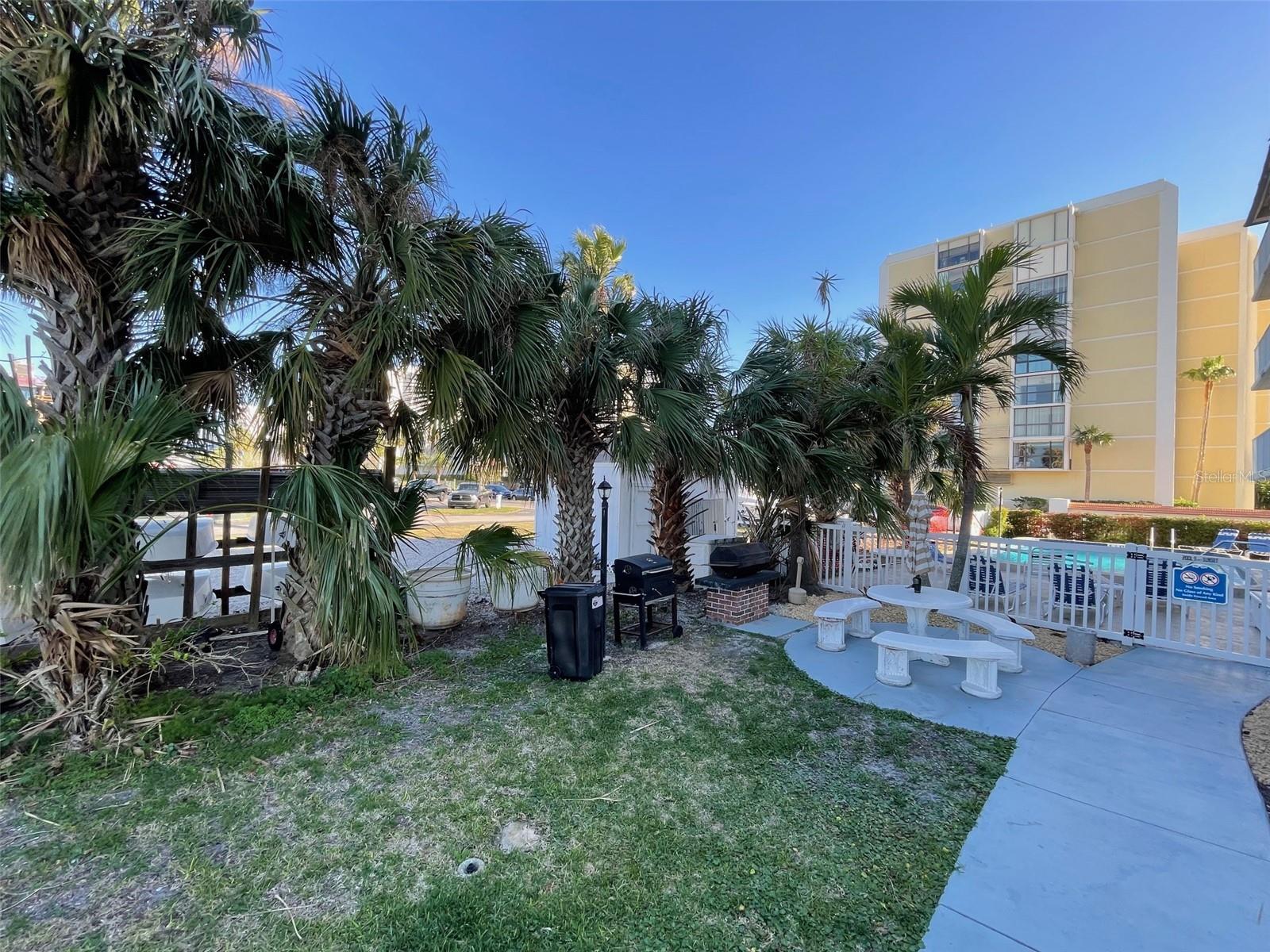 Image 20 of 21 For 800 Bayway Boulevard 14