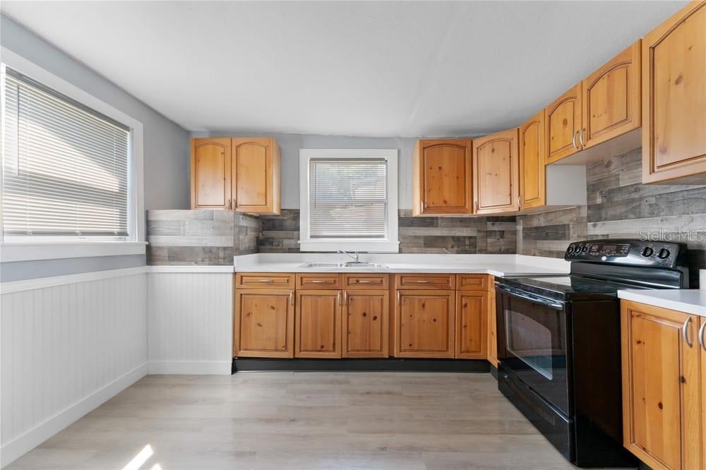 Image 10 of 19 For 2320 Walnut Street