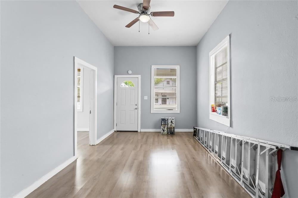 Image 4 of 19 For 2320 Walnut Street