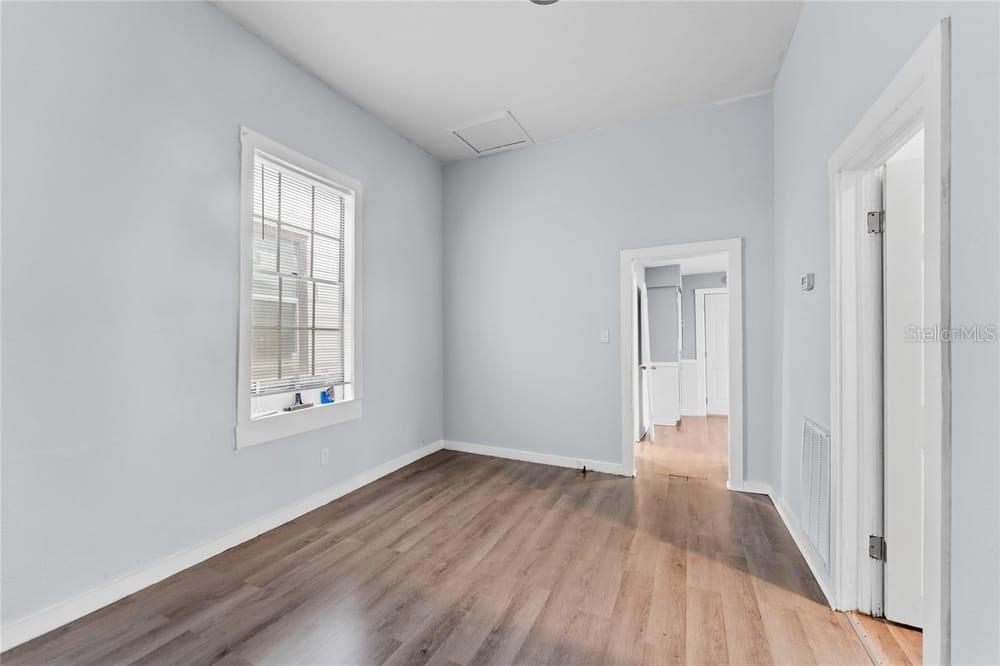 Image 7 of 19 For 2320 Walnut Street