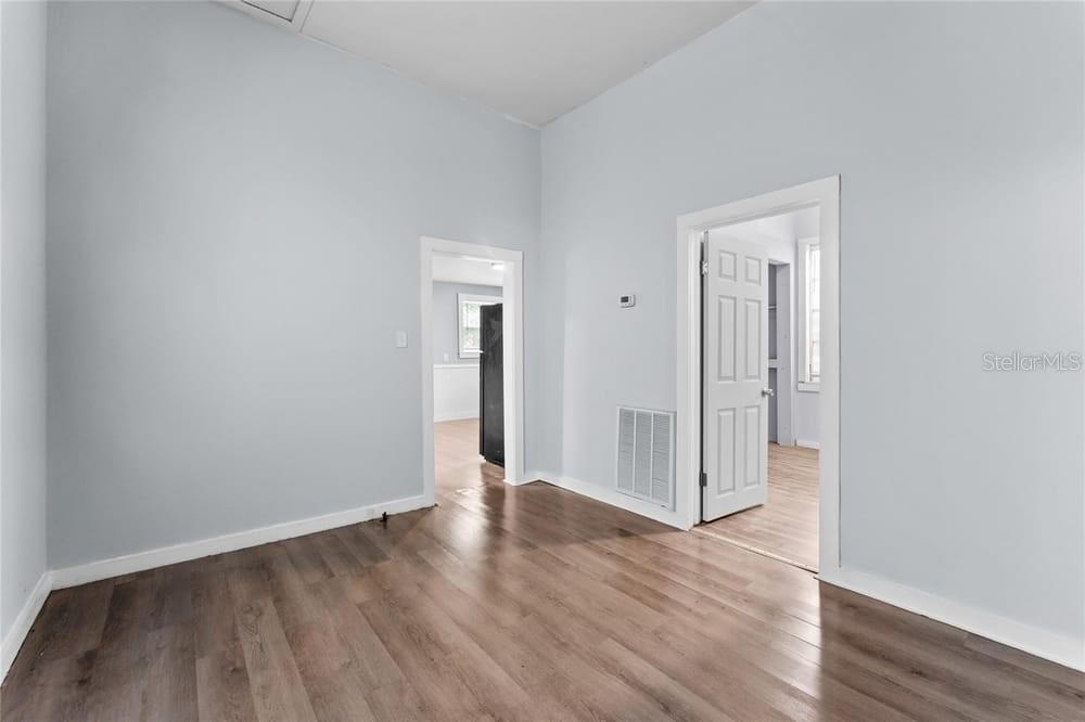 Image 8 of 19 For 2320 Walnut Street