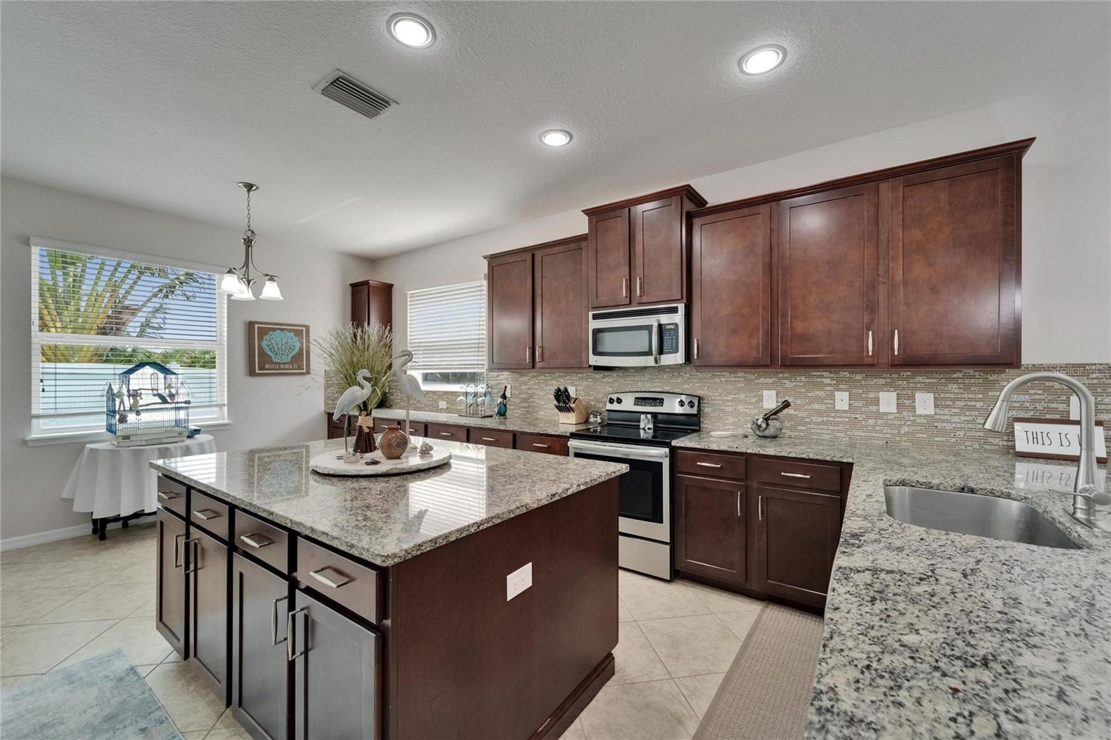 Image 22 of 95 For 449 Bahama Grande Boulevard