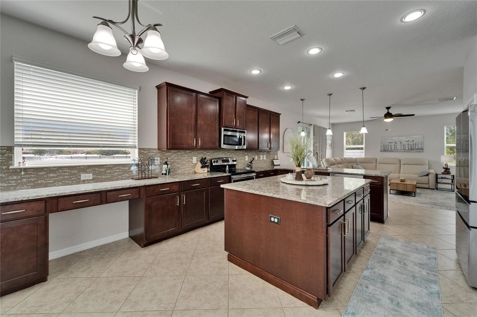 Image 23 of 95 For 449 Bahama Grande Boulevard
