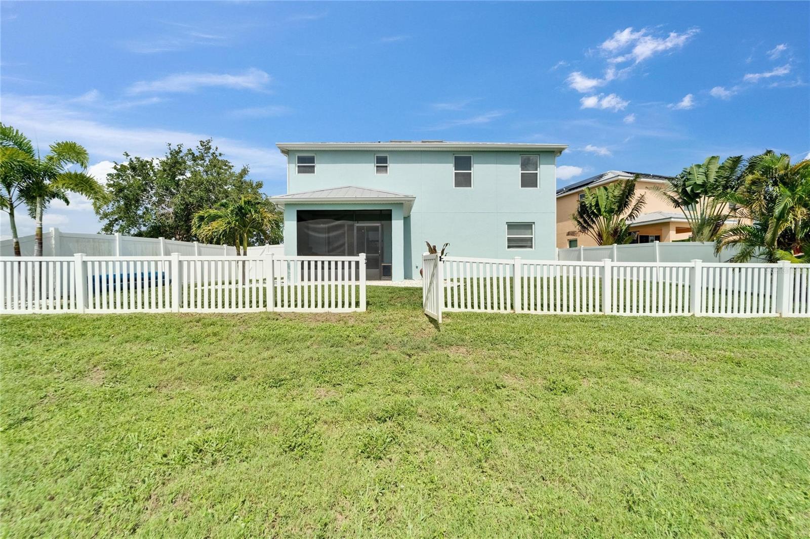 Image 73 of 95 For 449 Bahama Grande Boulevard