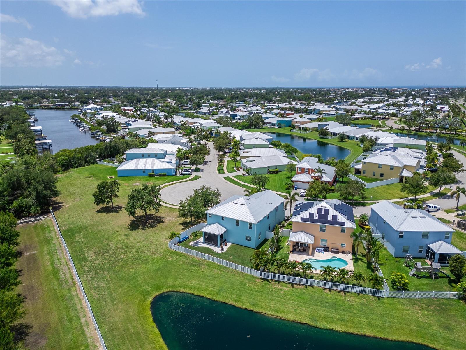 Image 85 of 95 For 449 Bahama Grande Boulevard