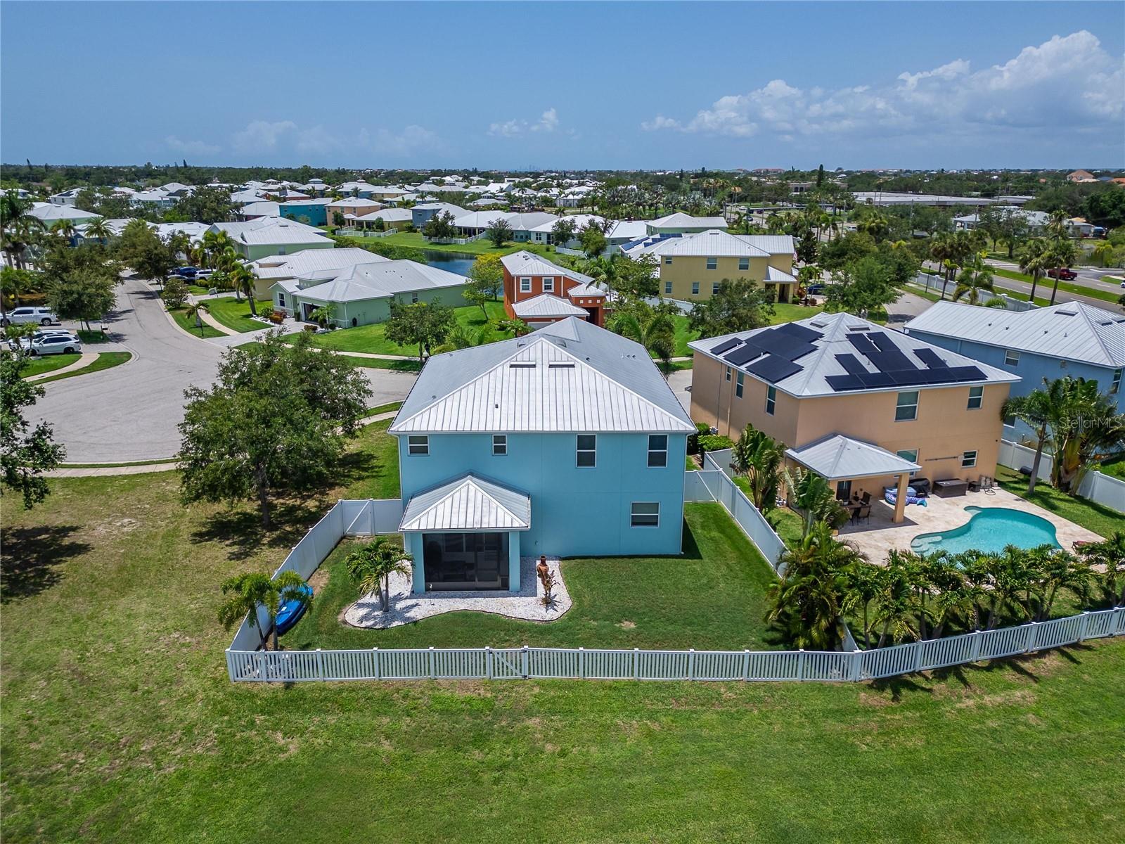 Image 87 of 95 For 449 Bahama Grande Boulevard