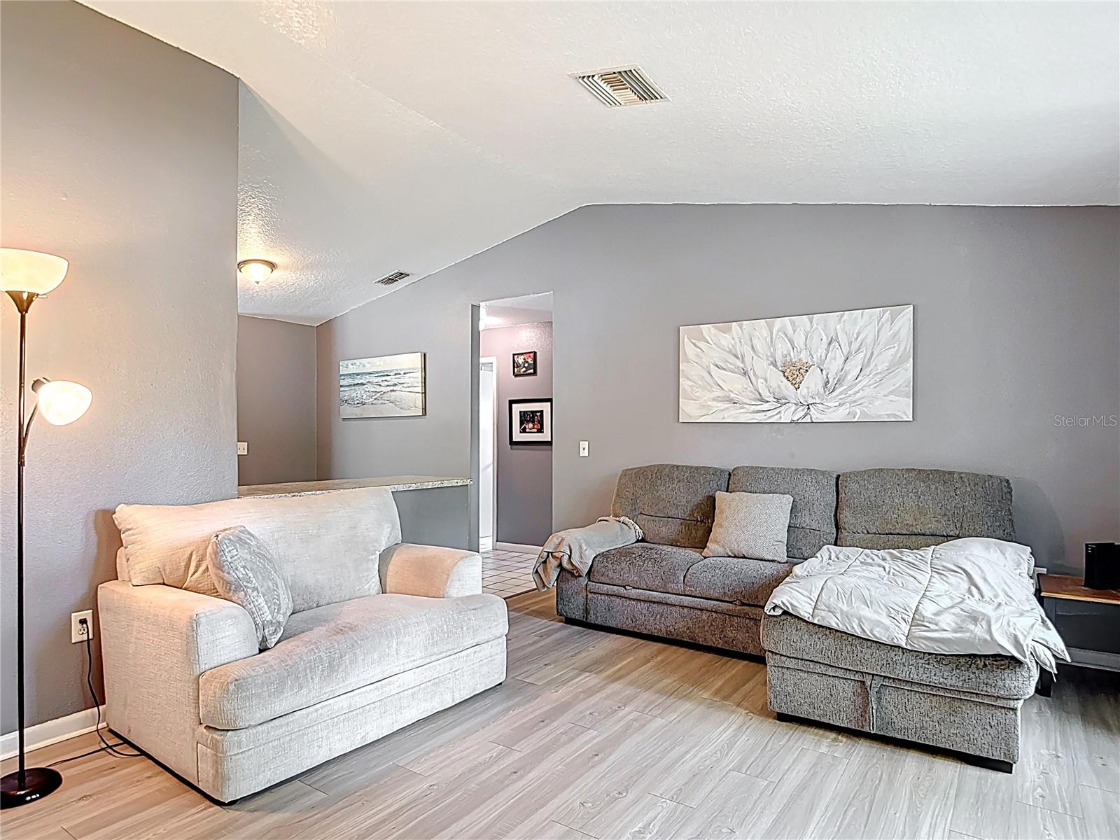 Image 9 of 49 For 7613 Bramblewood Drive