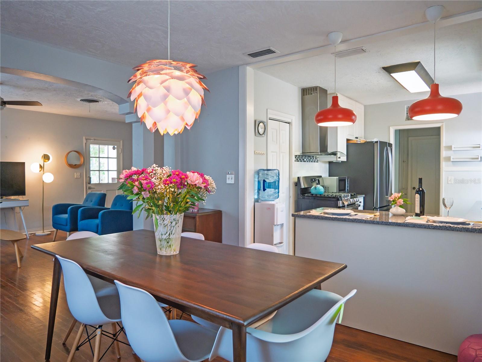 Listing photo id 9 for 1620 15th Street N