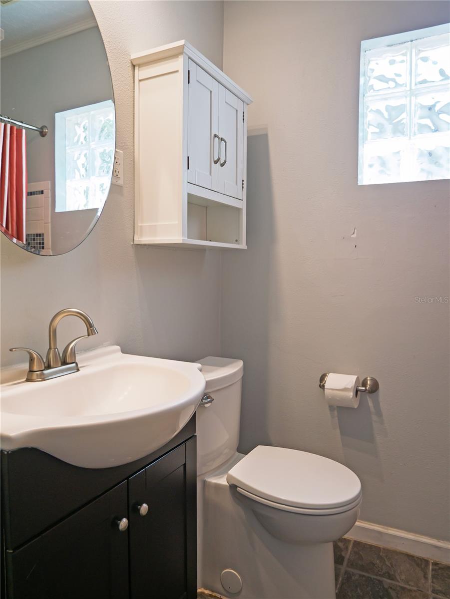 Listing photo id 17 for 1620 15th Street N