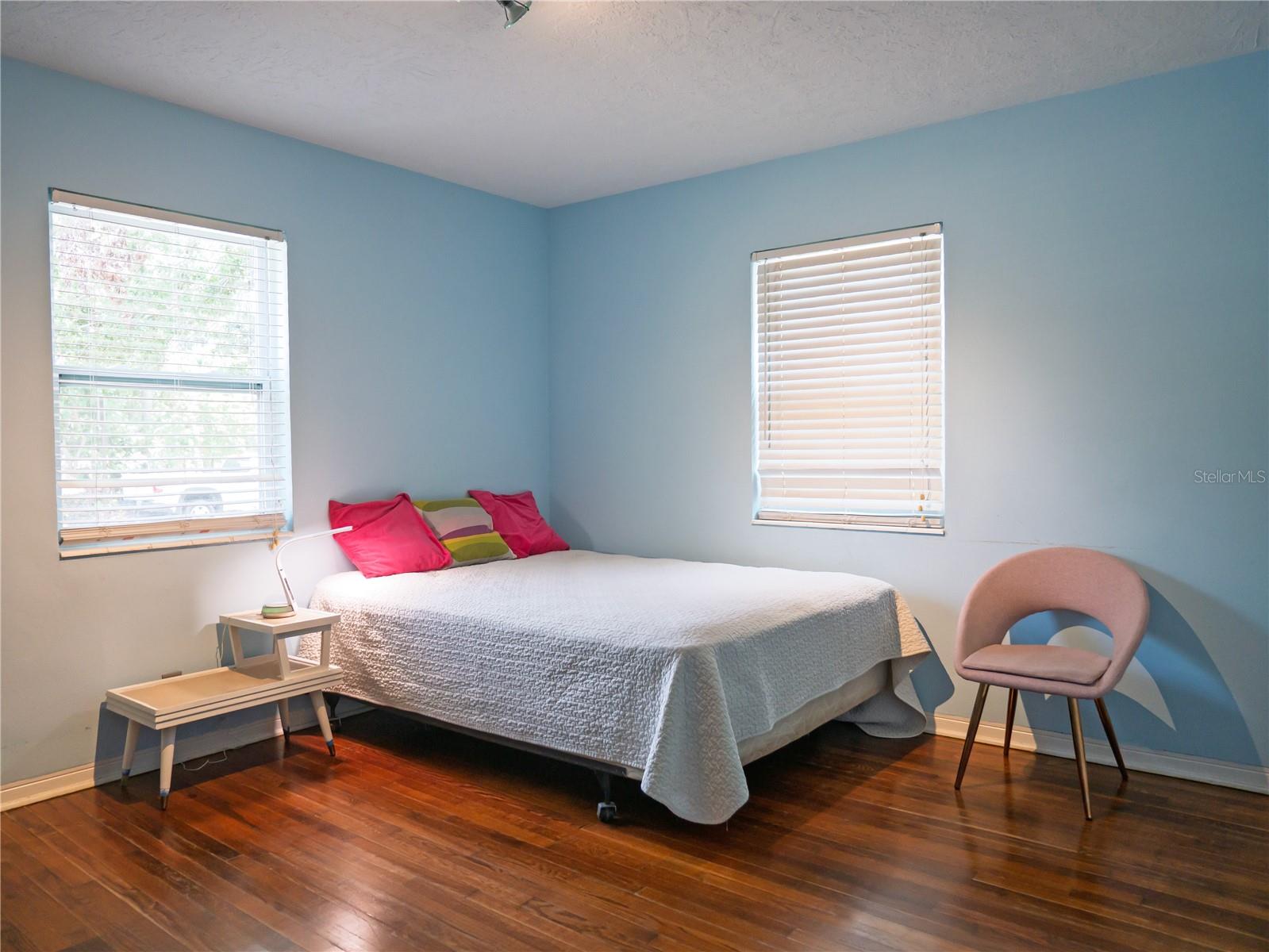 Listing photo id 18 for 1620 15th Street N