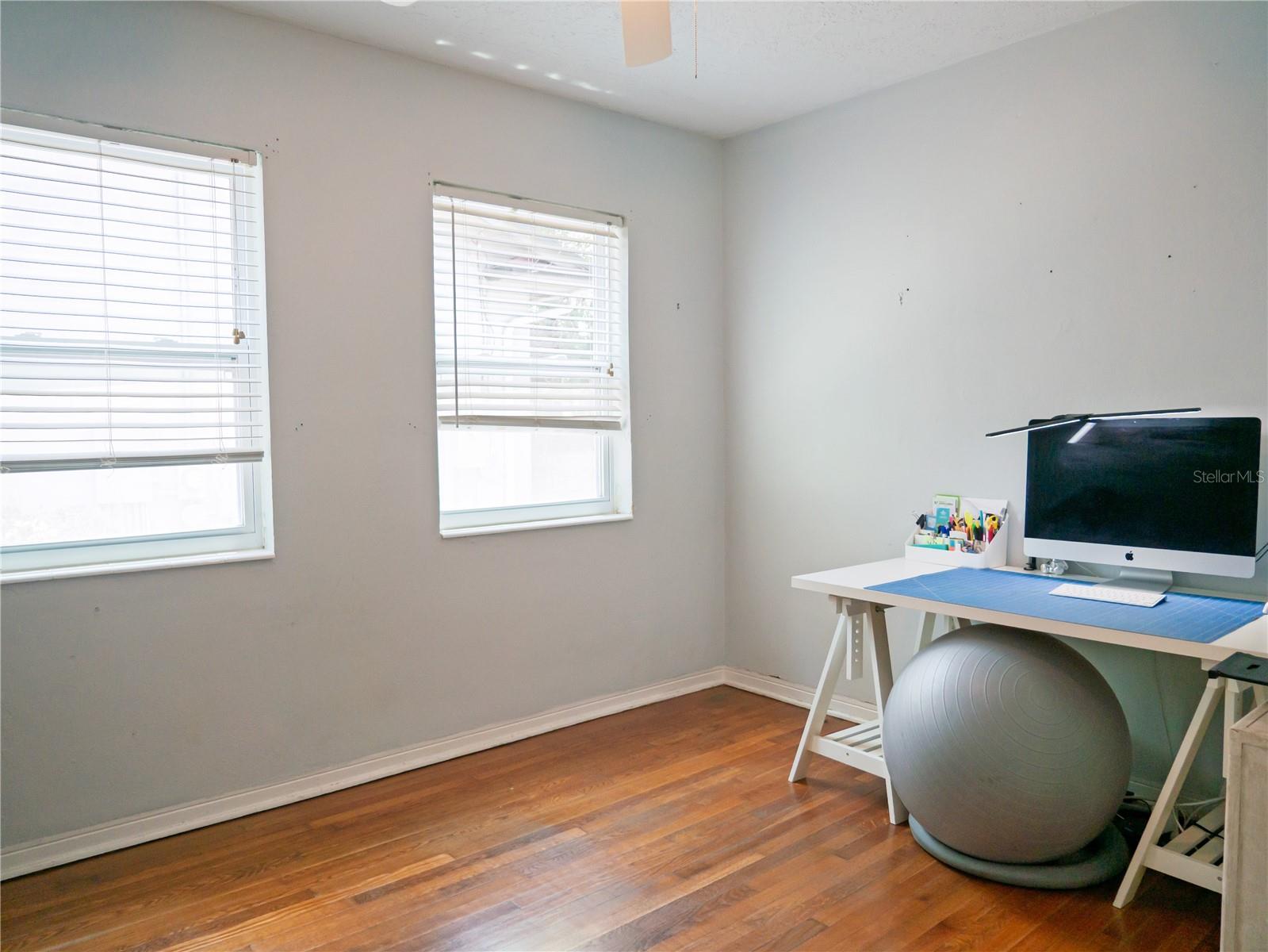 Listing photo id 19 for 1620 15th Street N