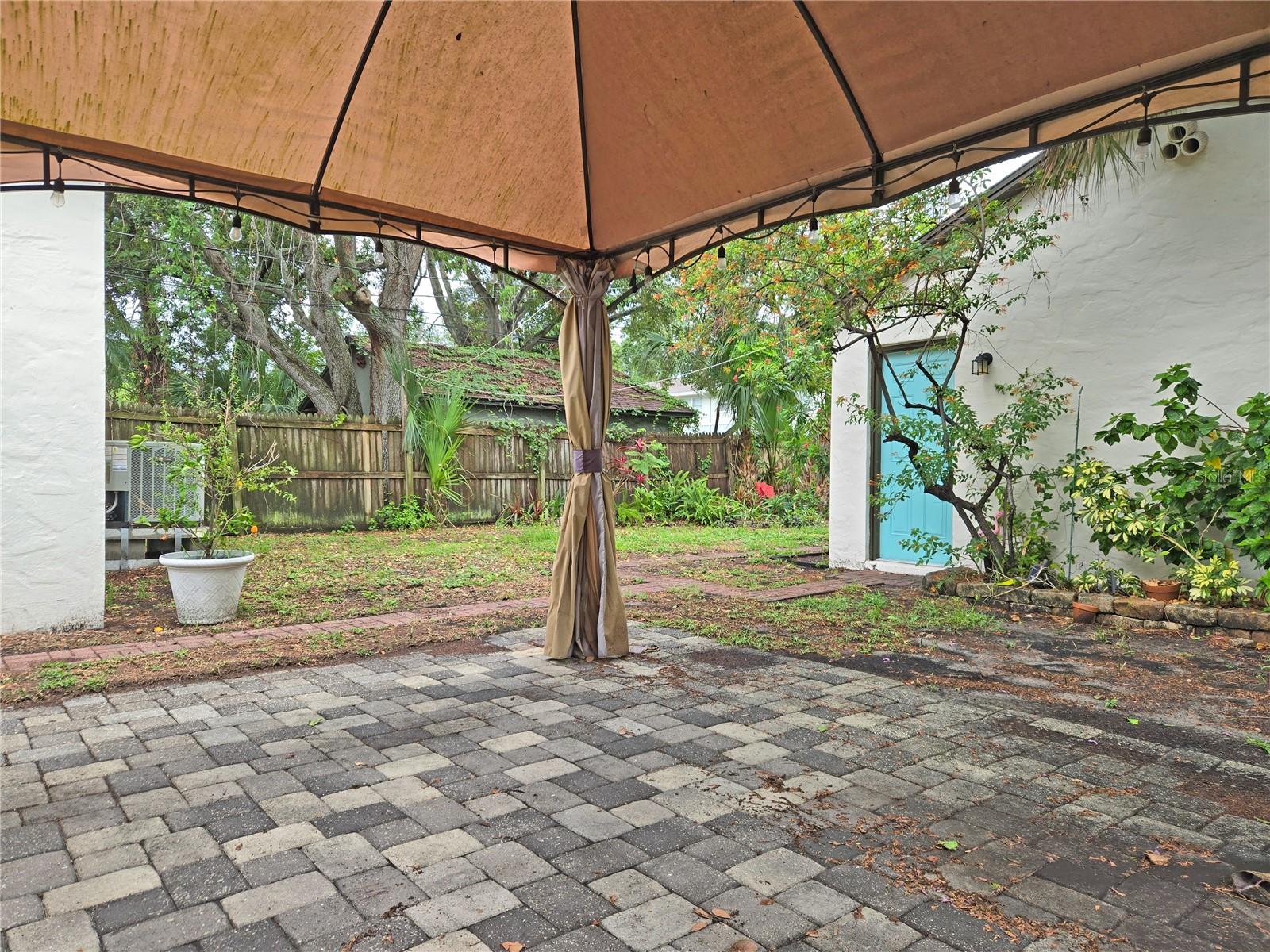 Listing photo id 21 for 1620 15th Street N