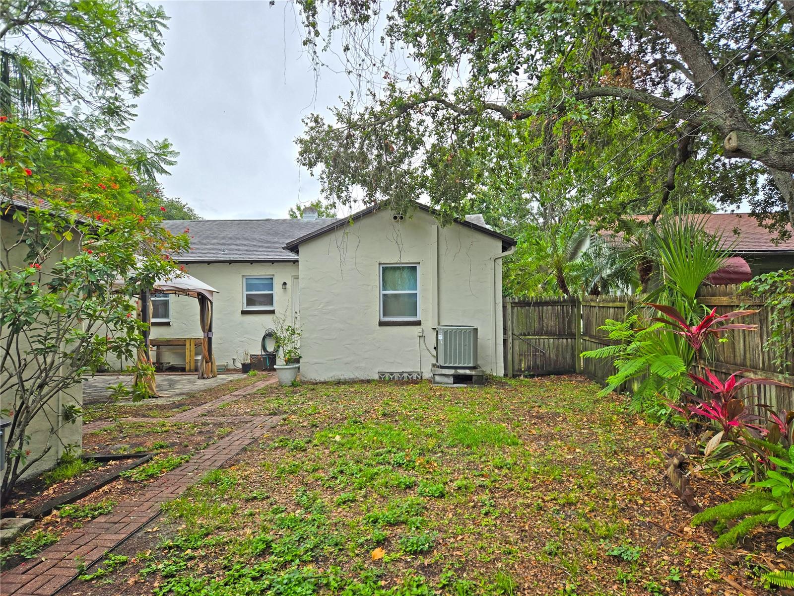Listing photo id 23 for 1620 15th Street N