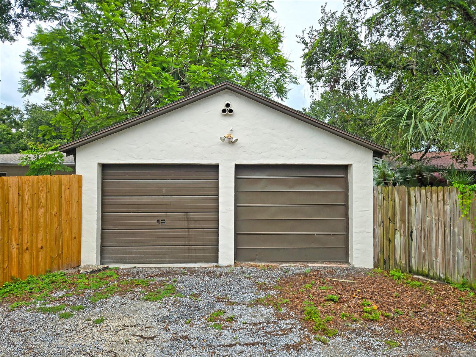 Listing photo id 26 for 1620 15th Street N