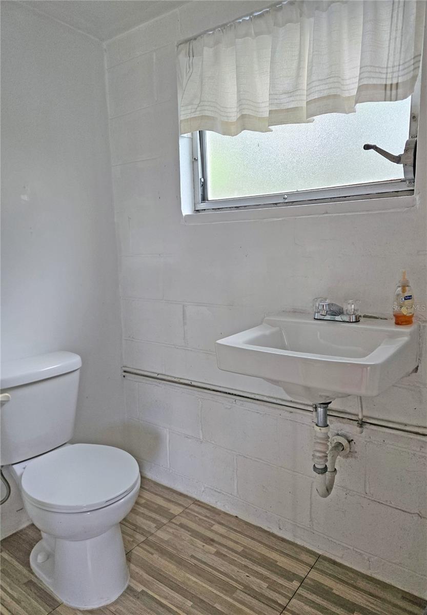 Listing photo id 29 for 1620 15th Street N