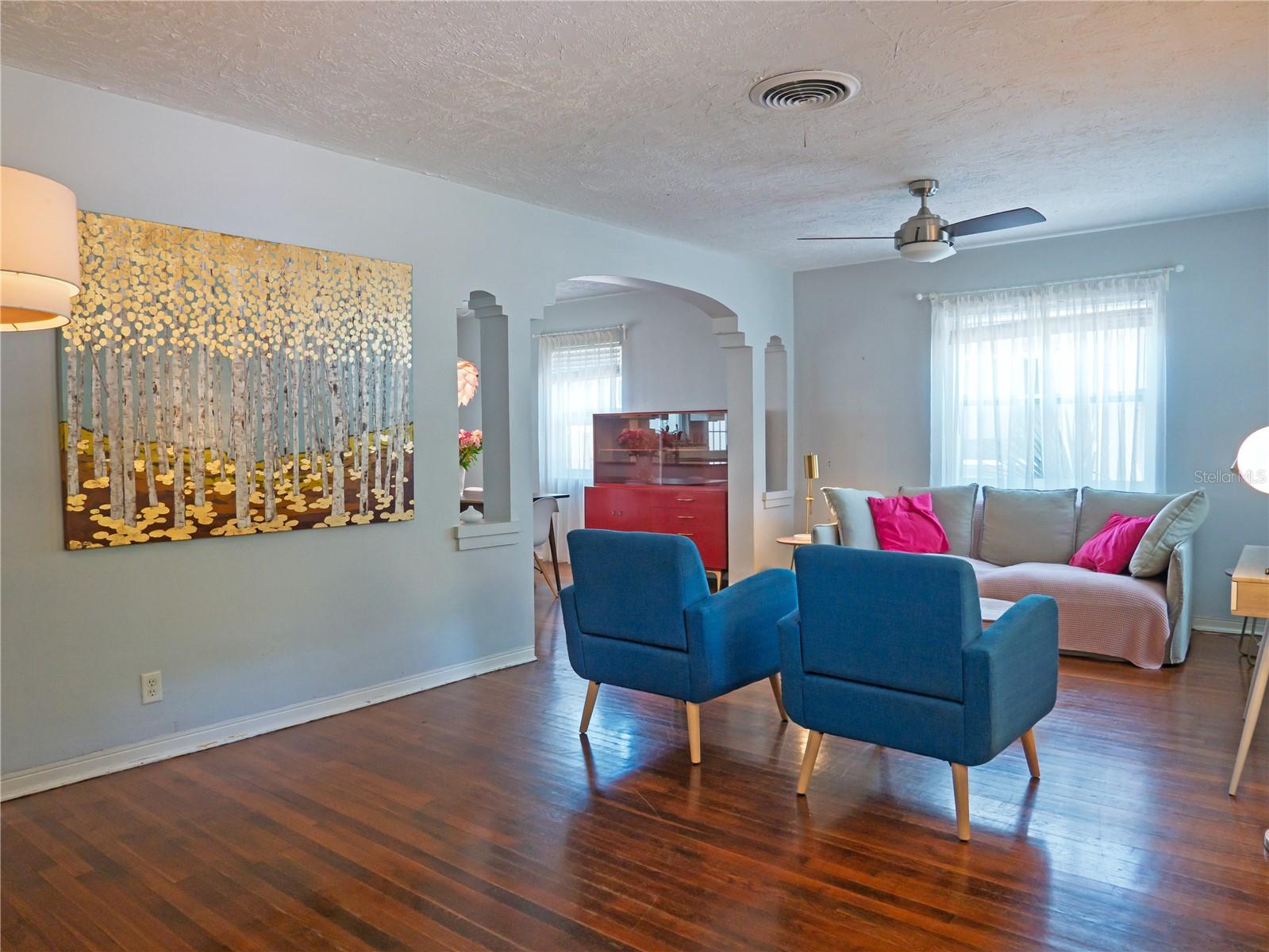 Listing photo id 2 for 1620 15th Street N