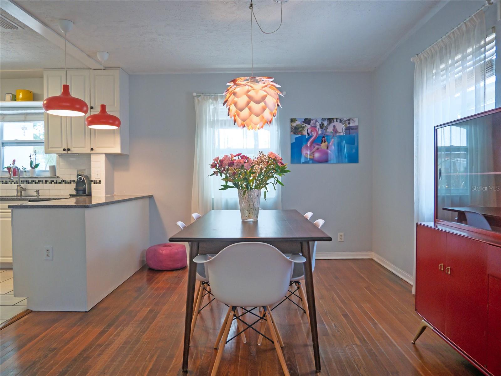 Listing photo id 7 for 1620 15th Street N