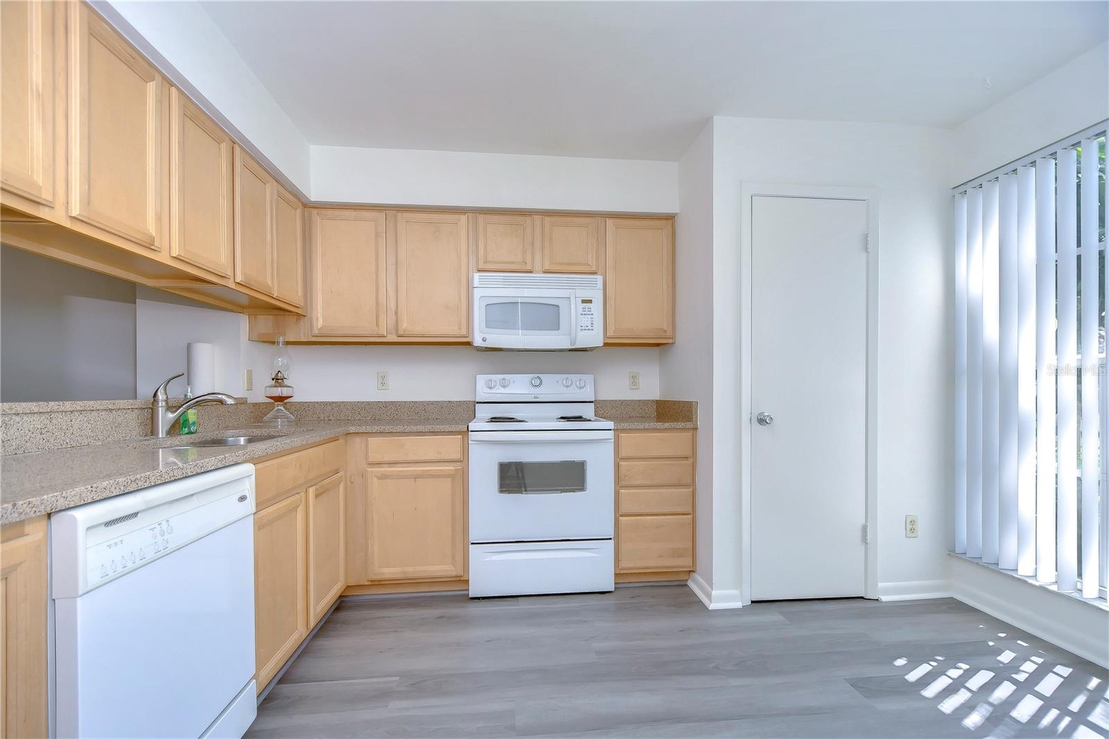 Image 19 of 55 For 13937 Fletchers Mill Drive