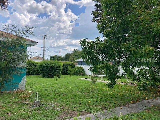 Listing photo id 23 for 2701 Cherry Street