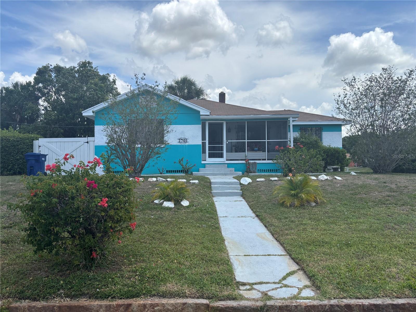 Image 3 of 24 For 2701 Cherry Street