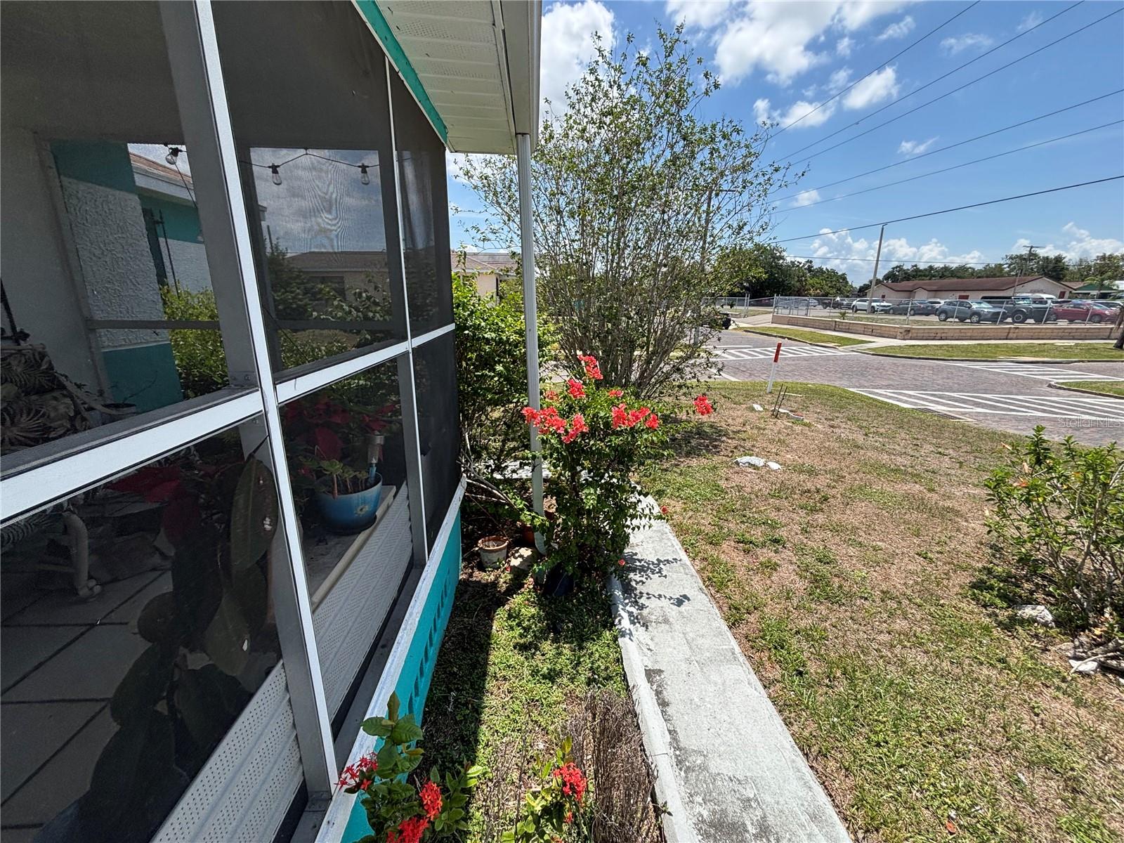 Listing photo id 28 for 2701 Cherry Street