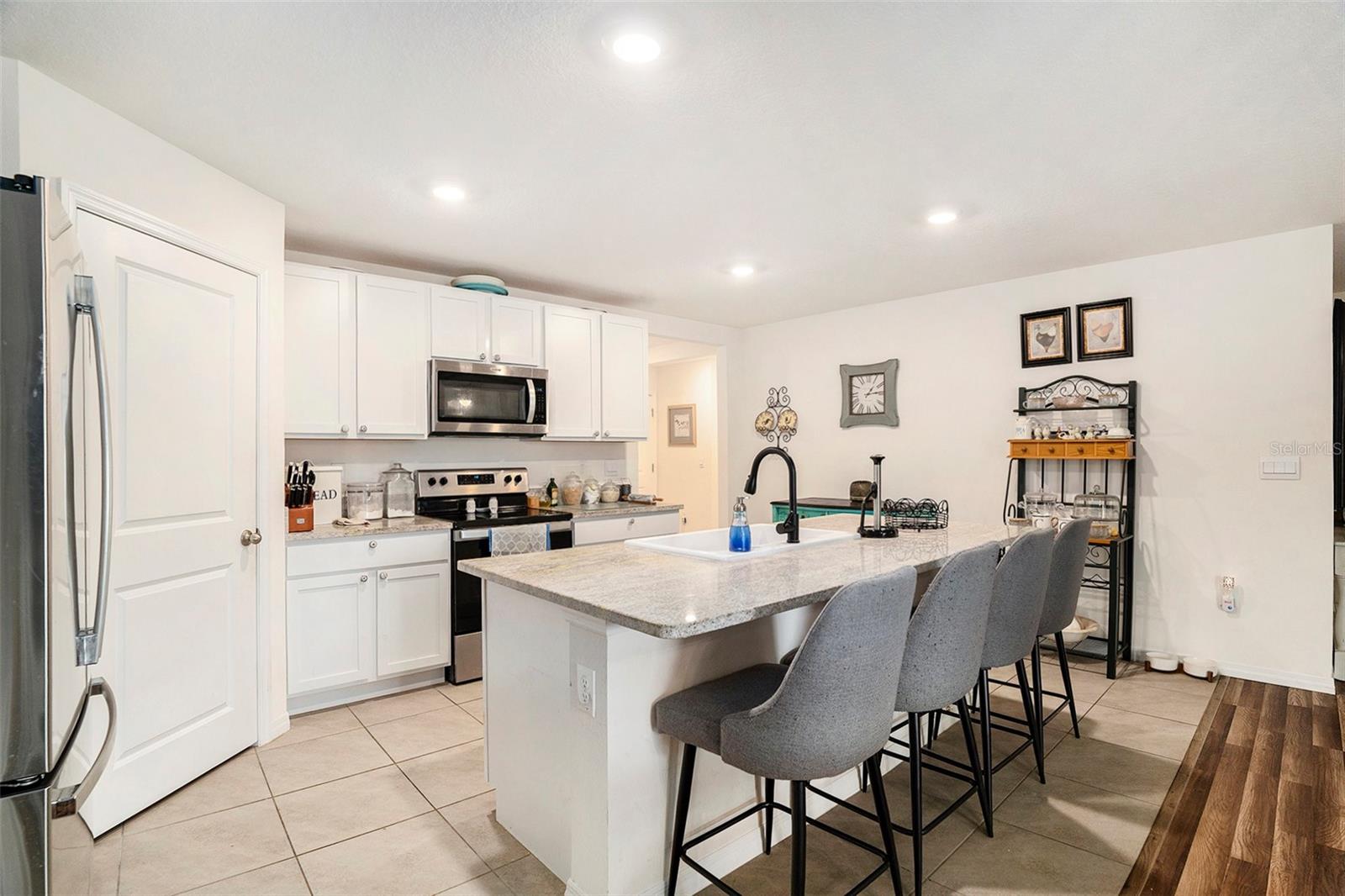 Image 11 of 26 For 7639 Broad Pointe Drive