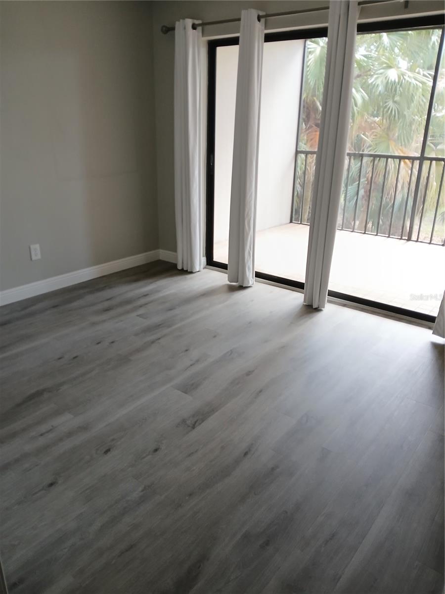 Image 6 of 11 For 300 Florida Avenue 500l