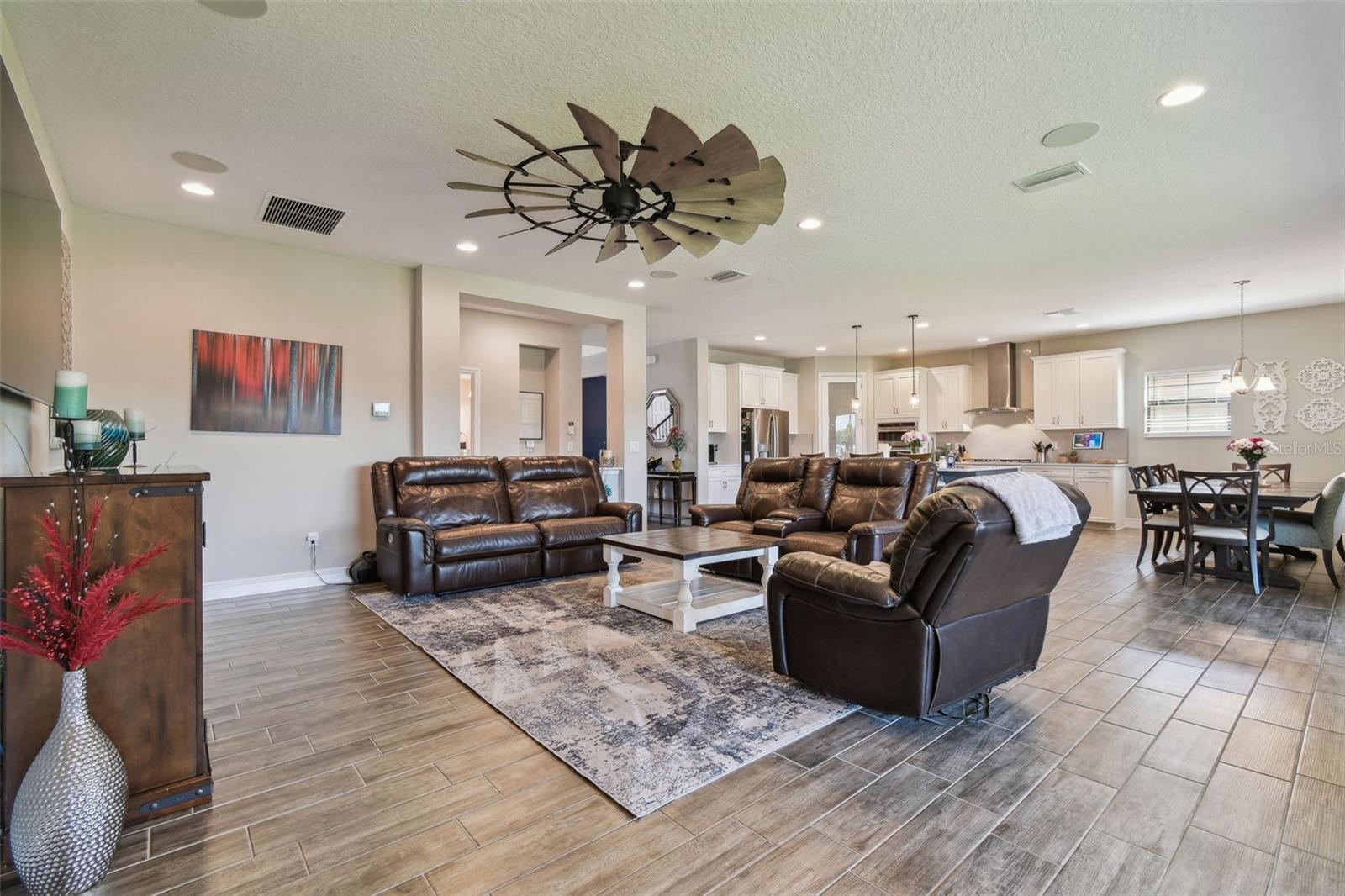 Image 10 of 66 For 14439 Woodland Spur Dr