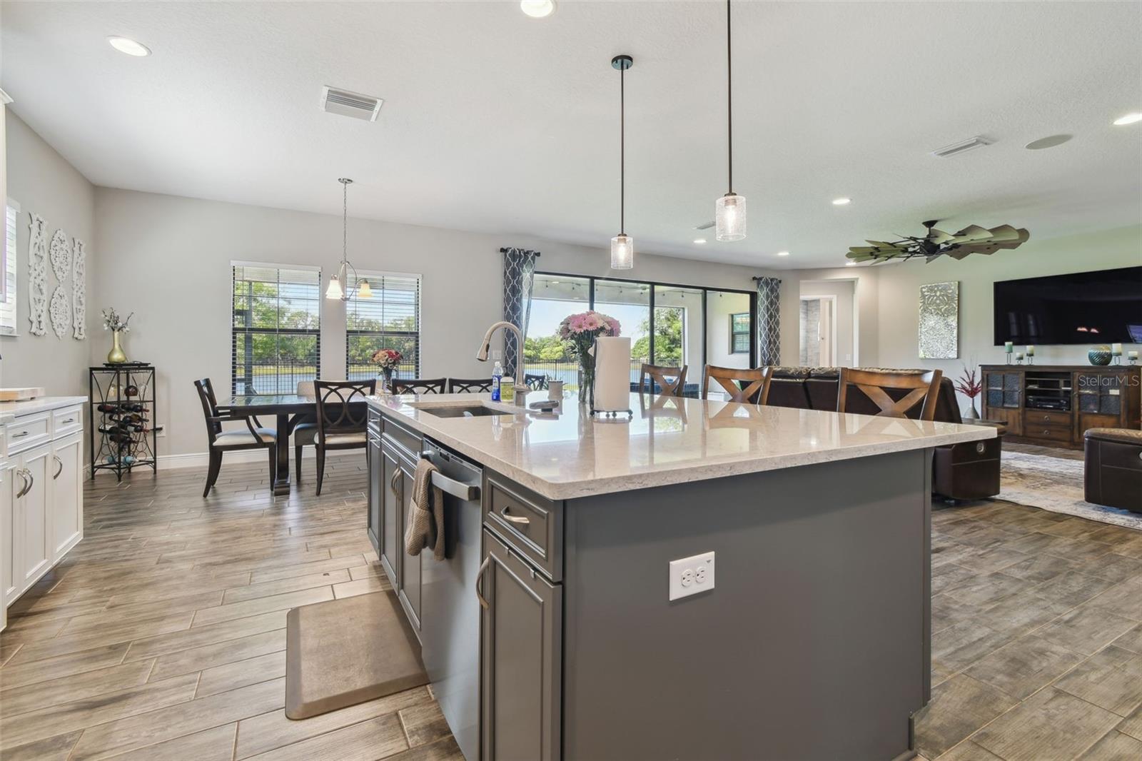 Image 14 of 66 For 14439 Woodland Spur Dr