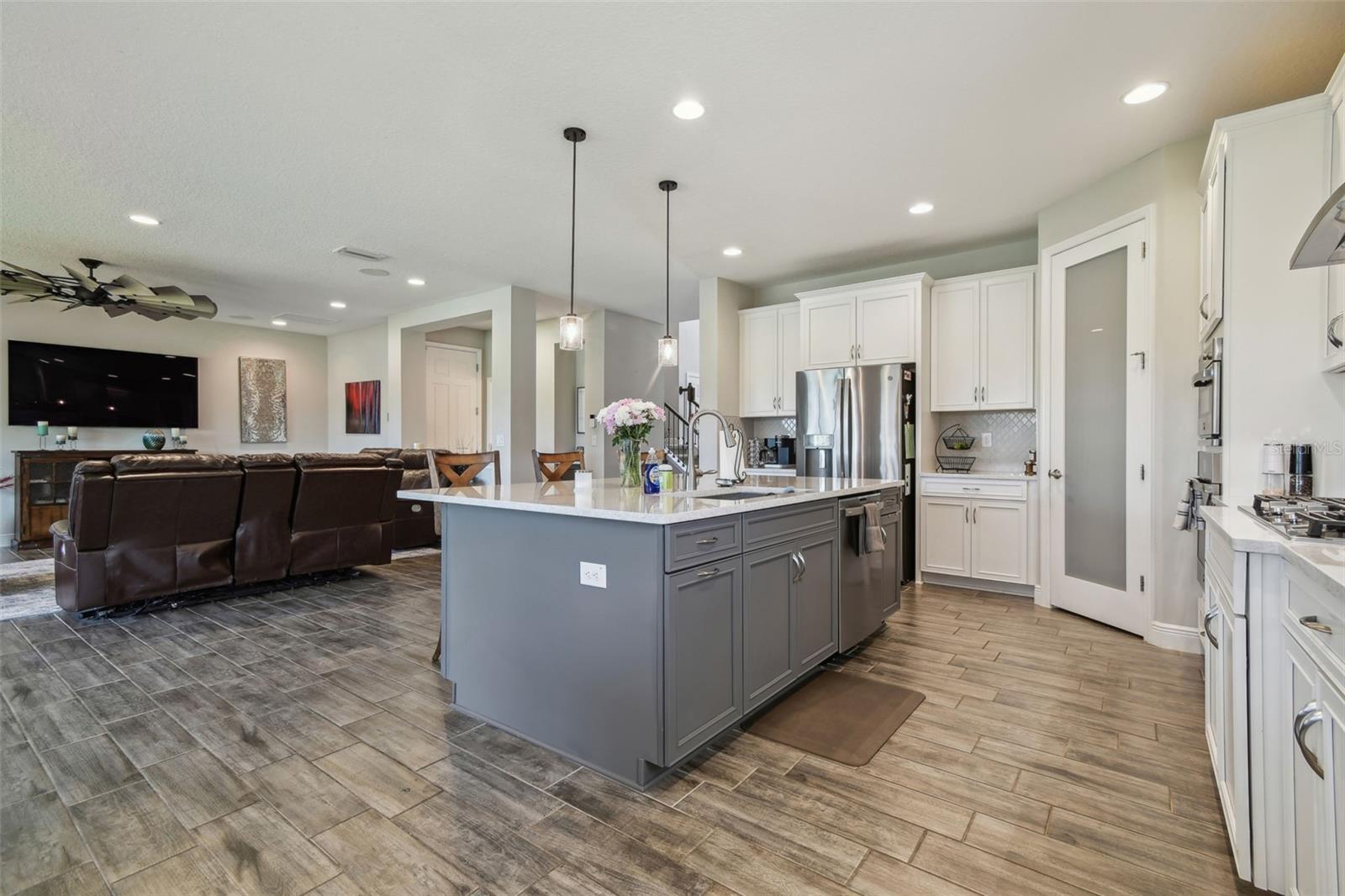 Image 17 of 66 For 14439 Woodland Spur Dr