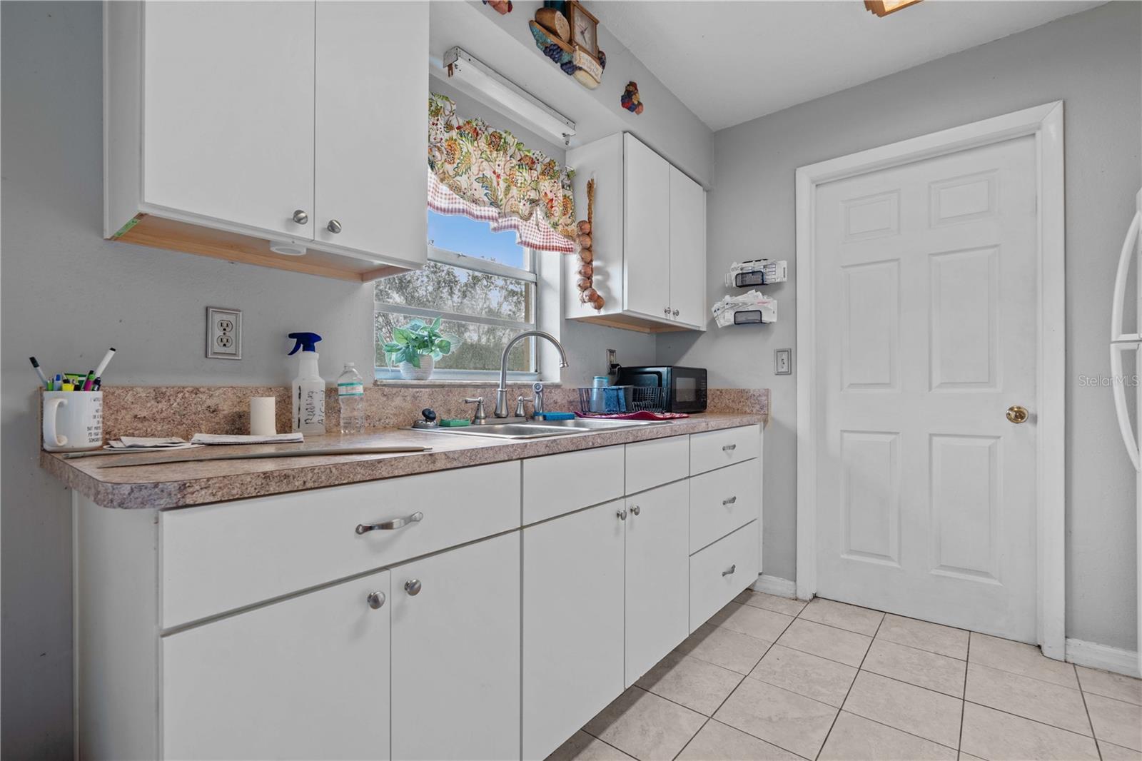 Image 13 of 40 For 4003 Prairie Bend Lane