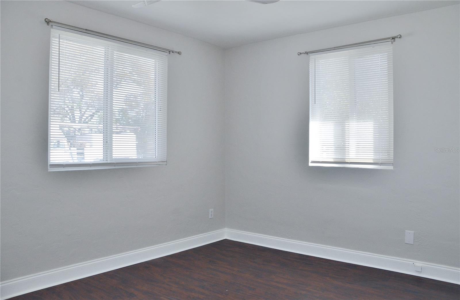 Image 15 of 27 For 2822 37th Avenue N