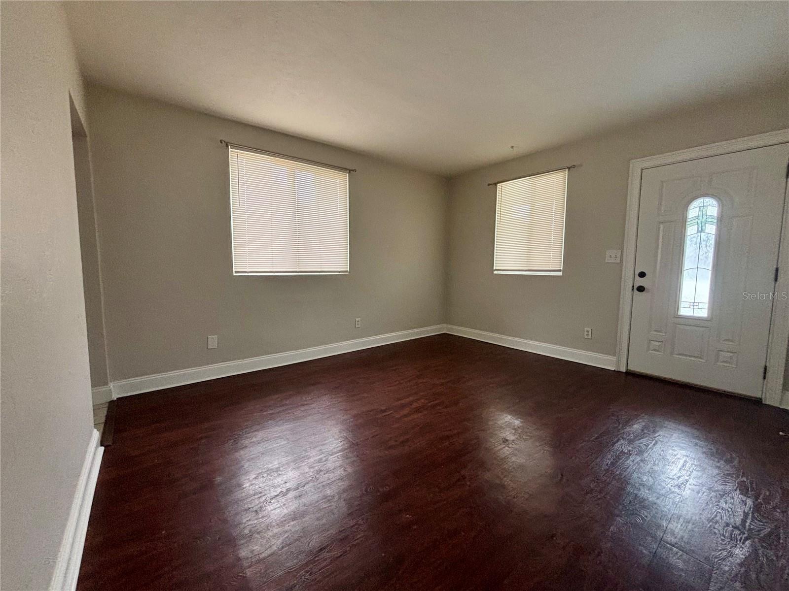 Image 4 of 27 For 2822 37th Avenue N