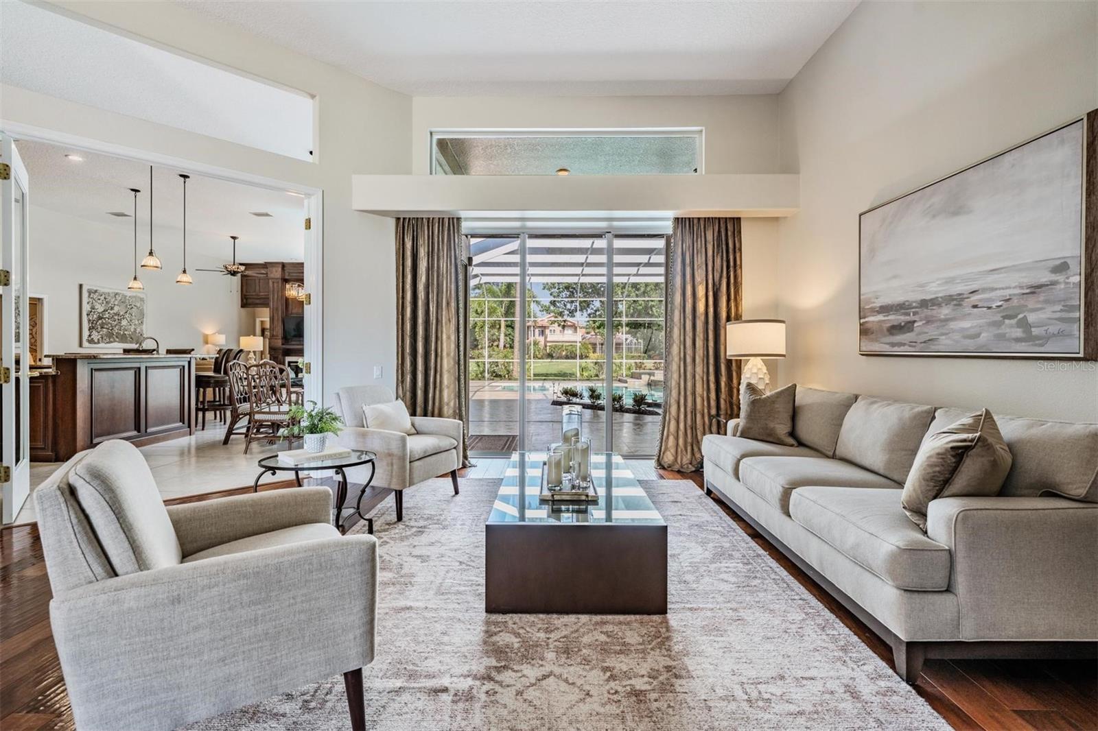Listing photo id 19 for 5029 Camberley Lane