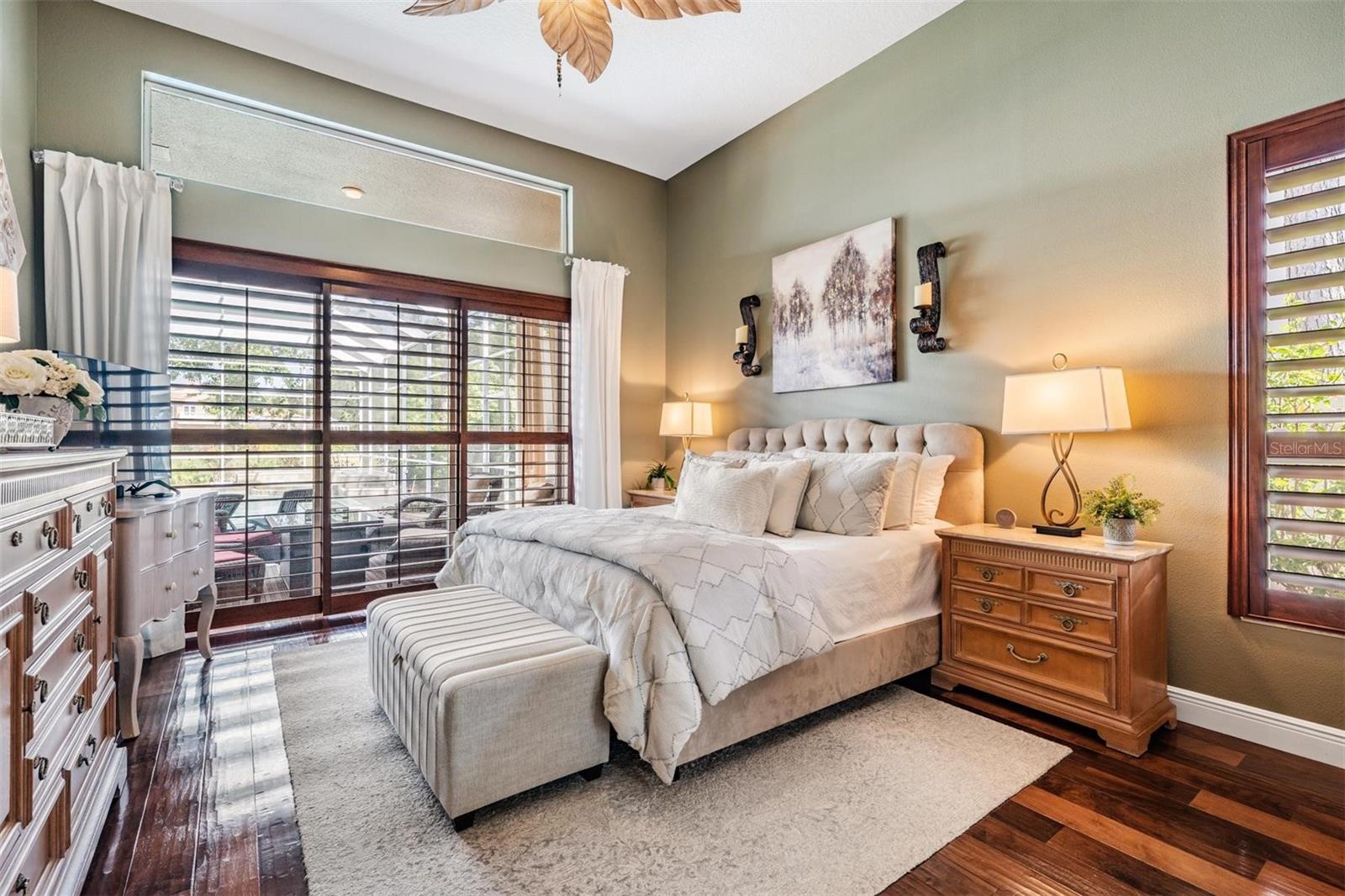 Listing photo id 22 for 5029 Camberley Lane