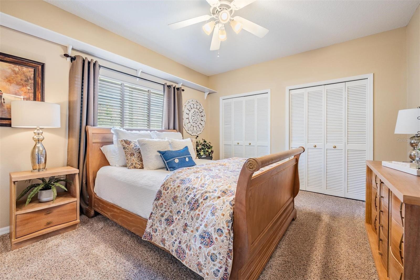 Listing photo id 26 for 5029 Camberley Lane
