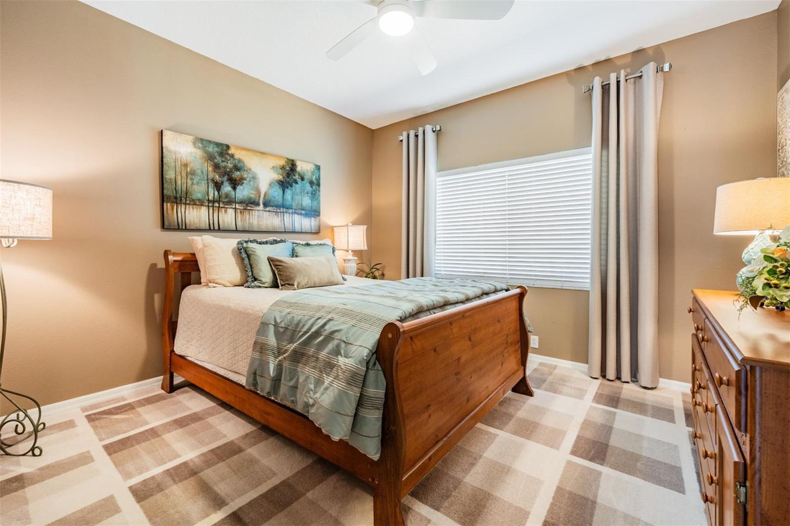 Listing photo id 27 for 5029 Camberley Lane