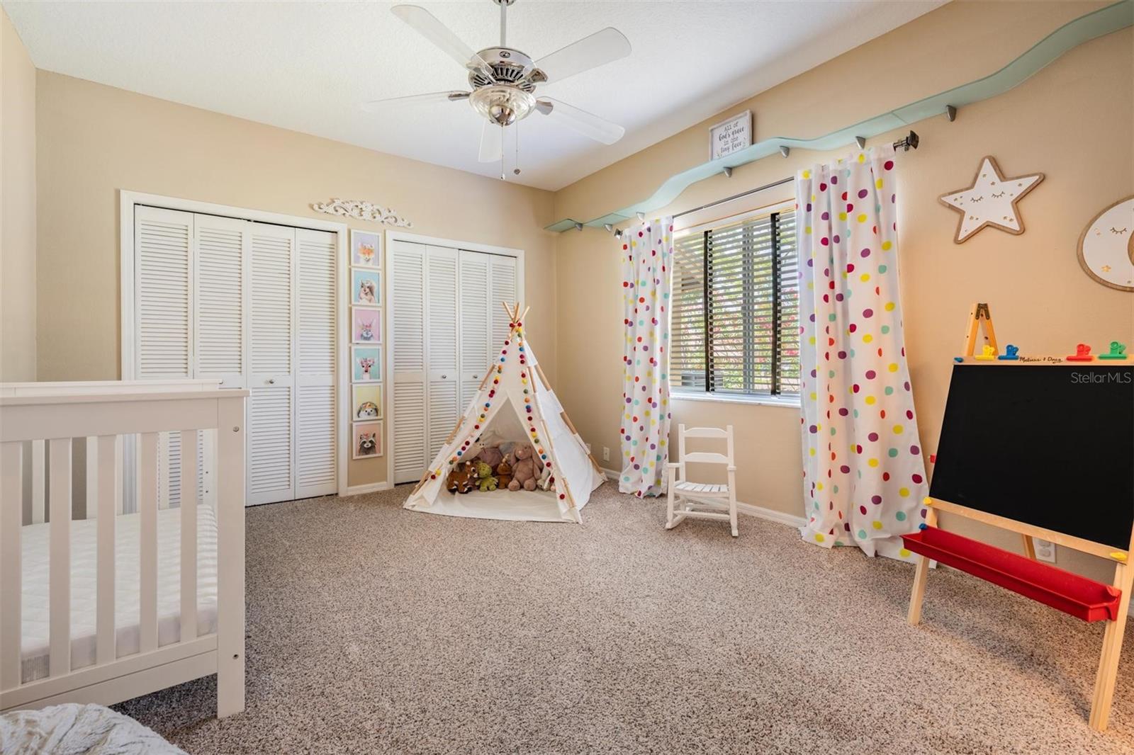 Listing photo id 28 for 5029 Camberley Lane