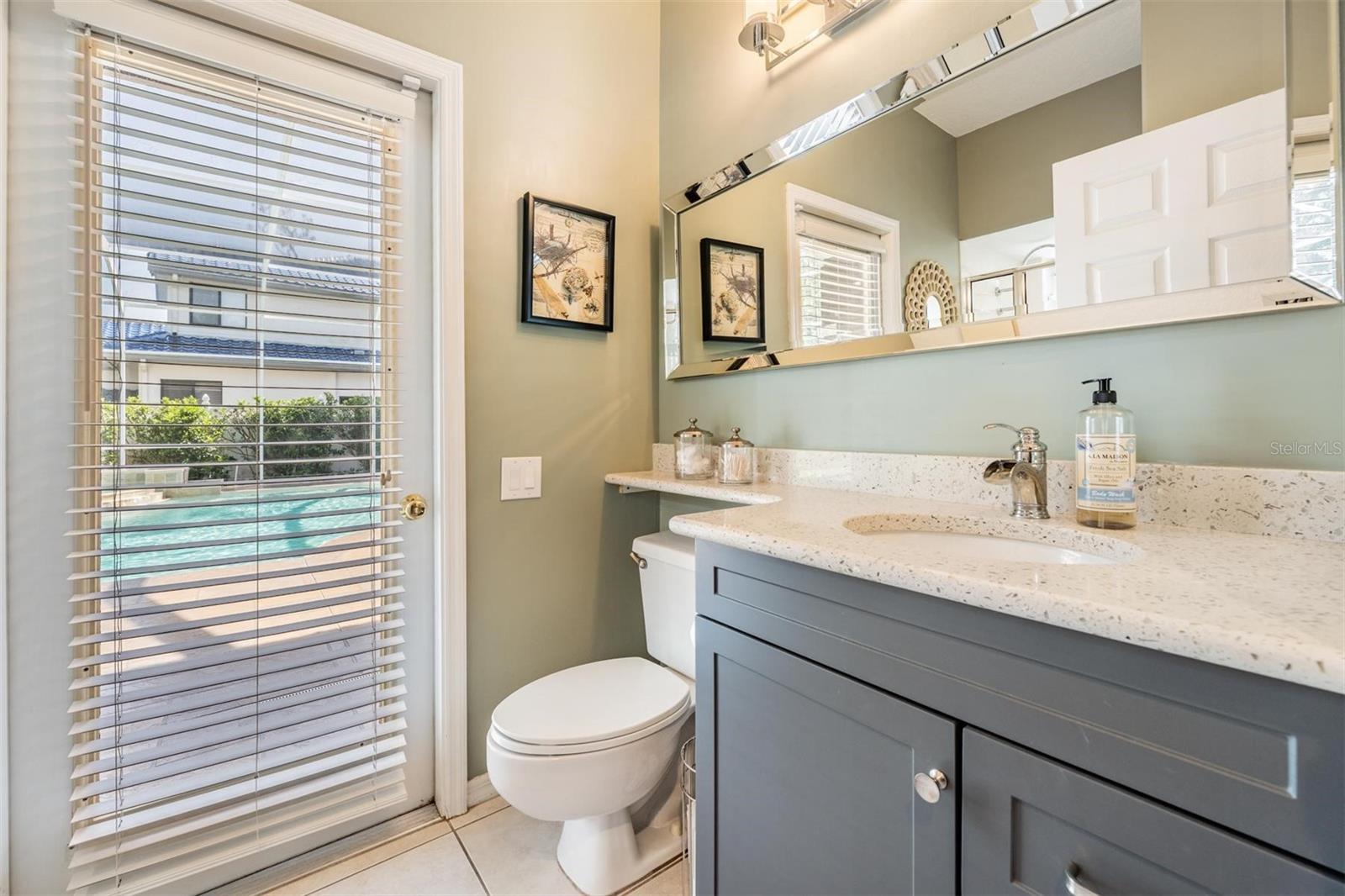 Listing photo id 32 for 5029 Camberley Lane