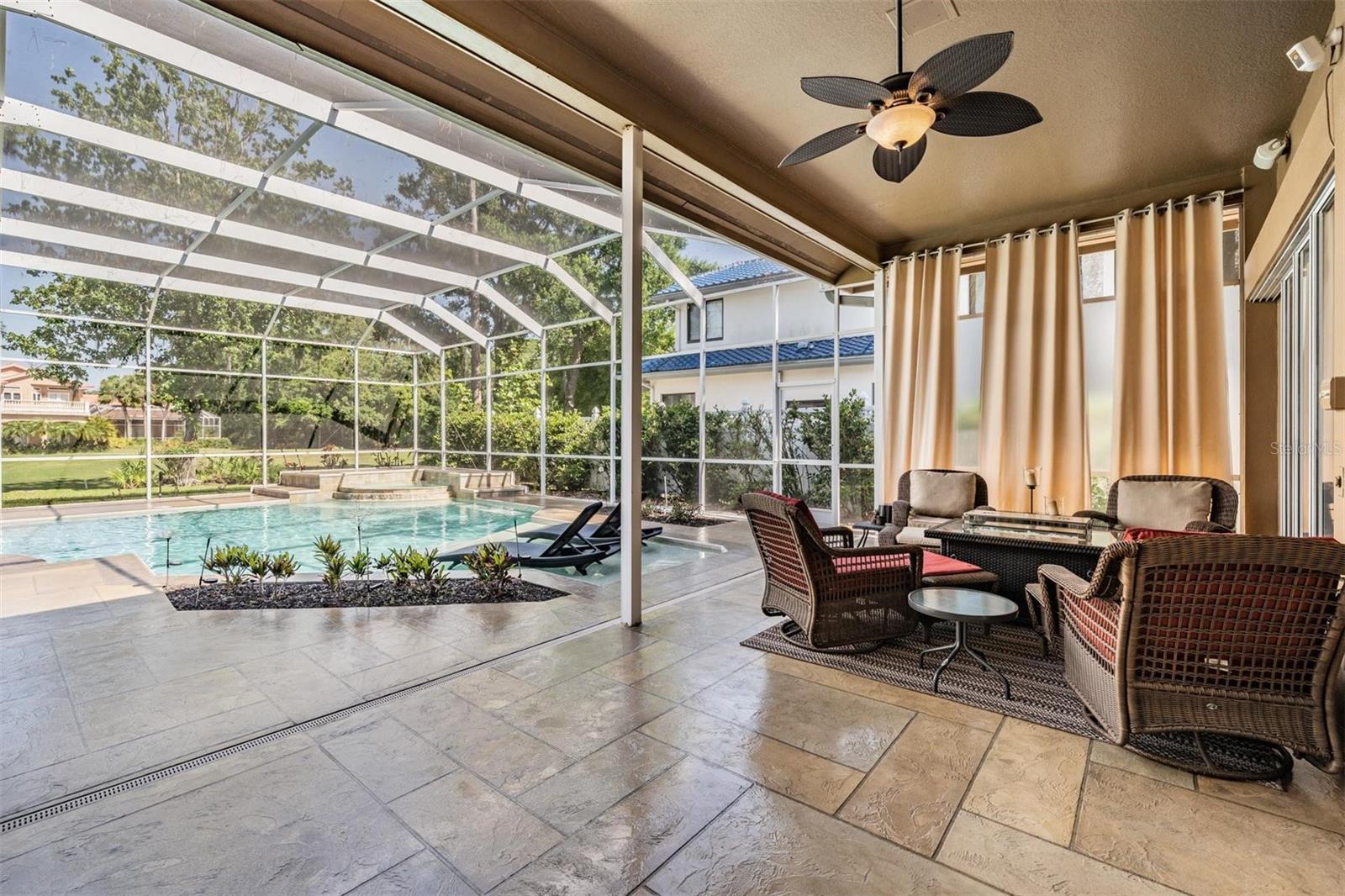 Listing photo id 35 for 5029 Camberley Lane