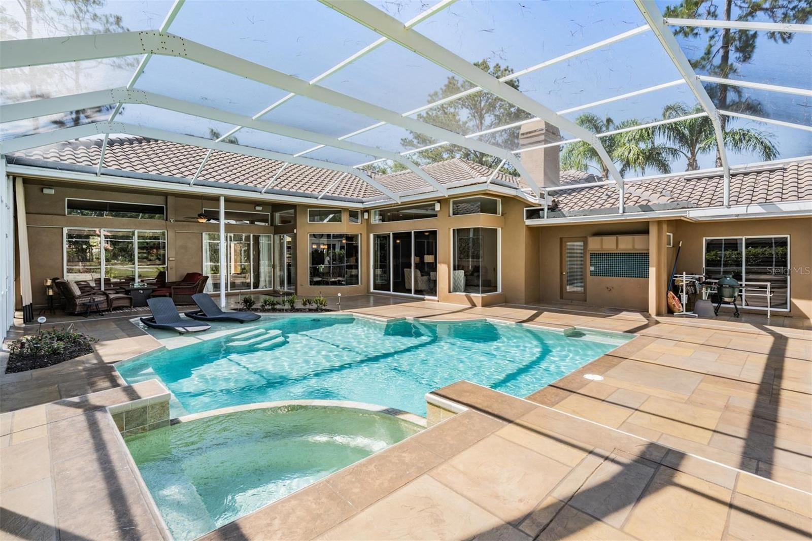Listing photo id 37 for 5029 Camberley Lane