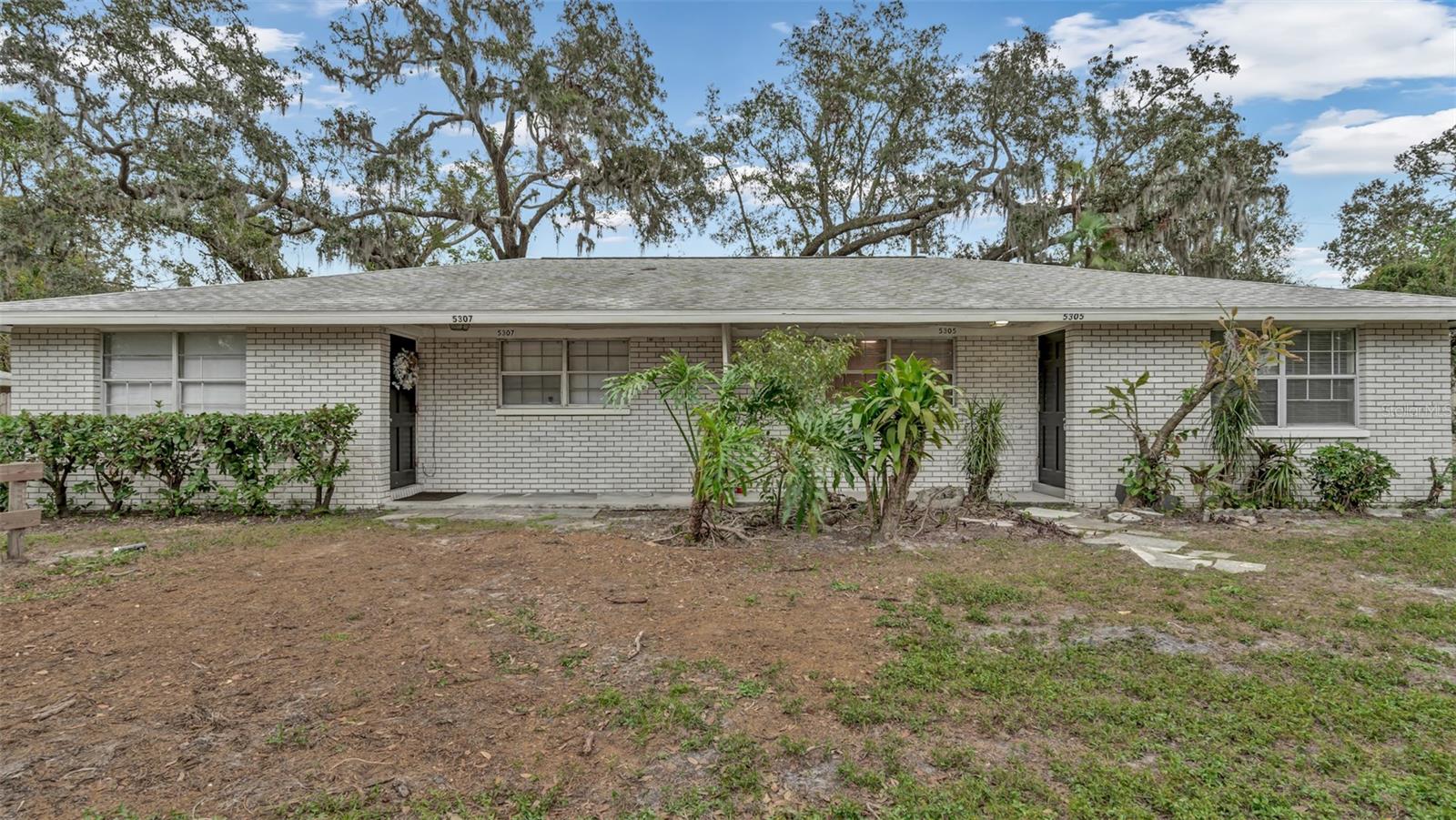 Listing Details for 5303 Oakwood Court 16, TAMPA, FL 33610