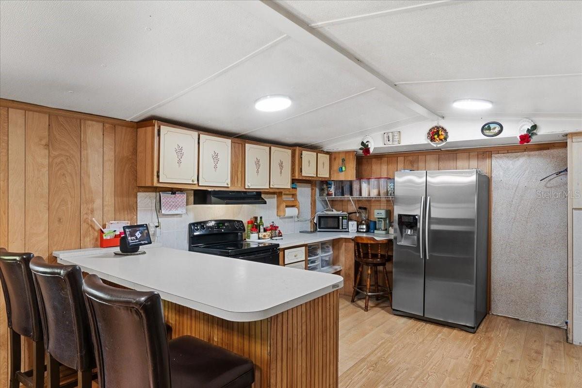 Listing photo id 8 for 306 Avenue A E